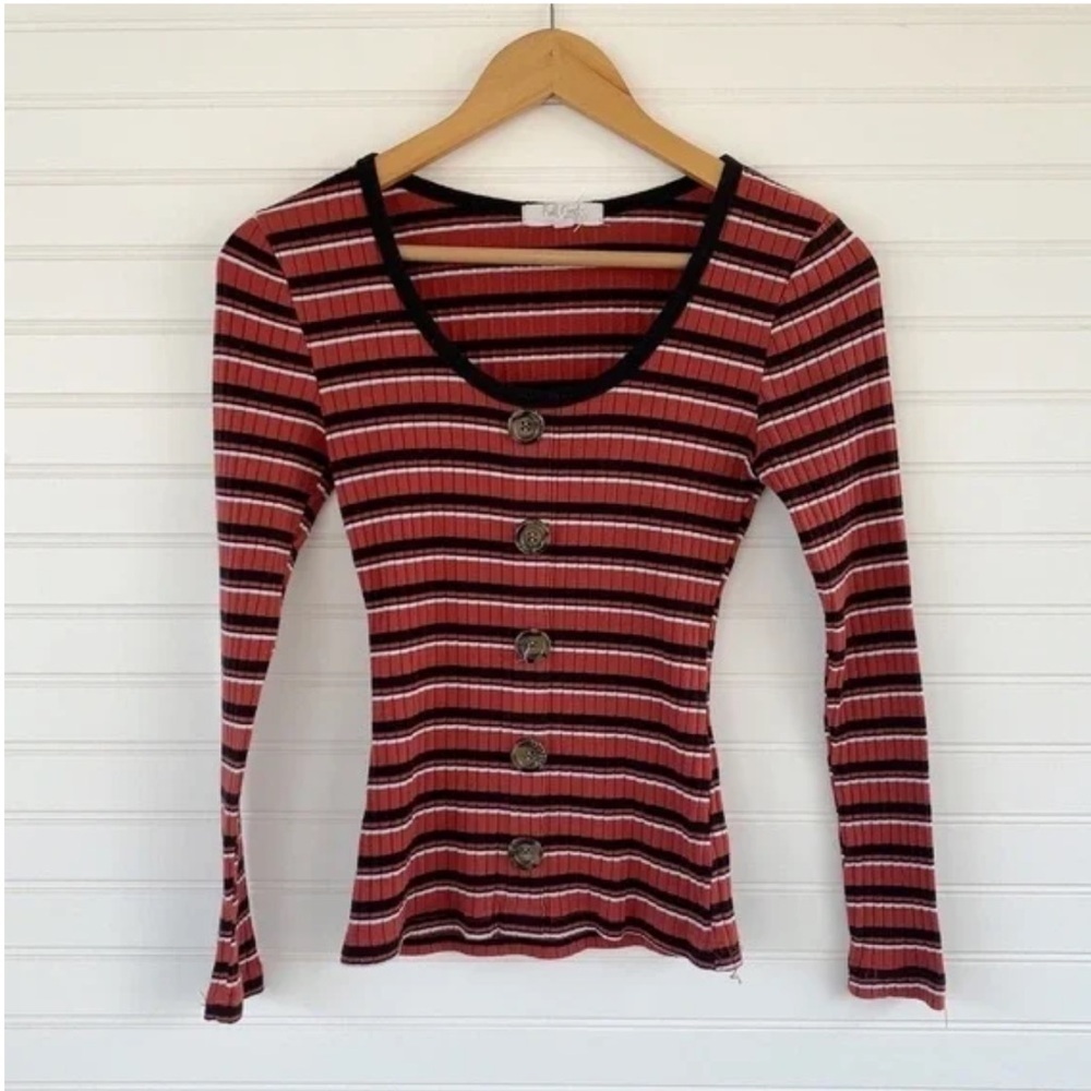 Fitted Red and Black Ribbed Long Sleeve‎ Button Down
